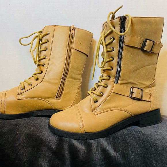 Stylish Tan Combat like Boots - Picture 2 of 4